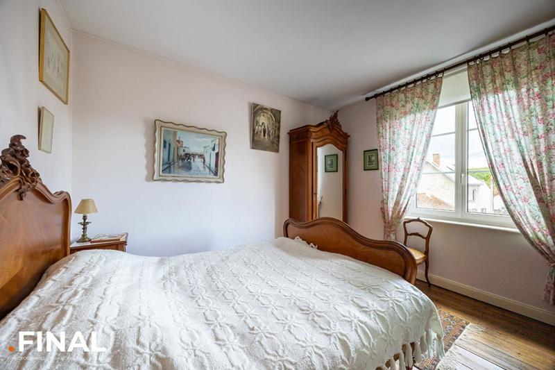 Maison - 208 m² - 8 pièces