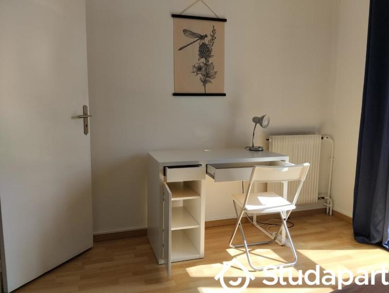 Chambre - 14 m² - 1 pièce