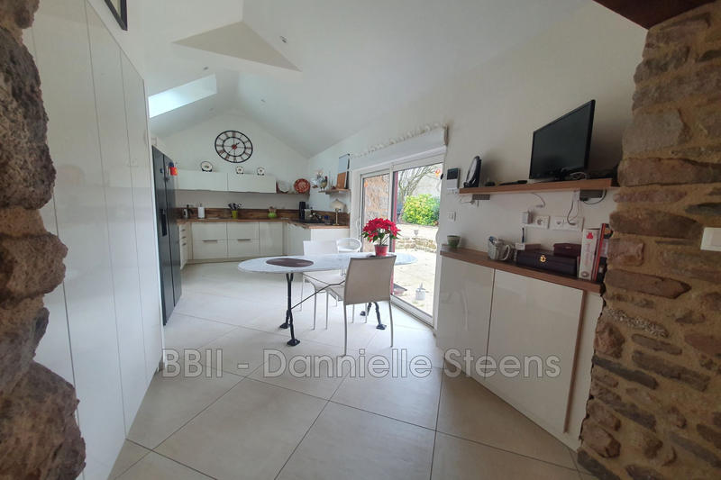 Maison - 200 m² - 2 pièces