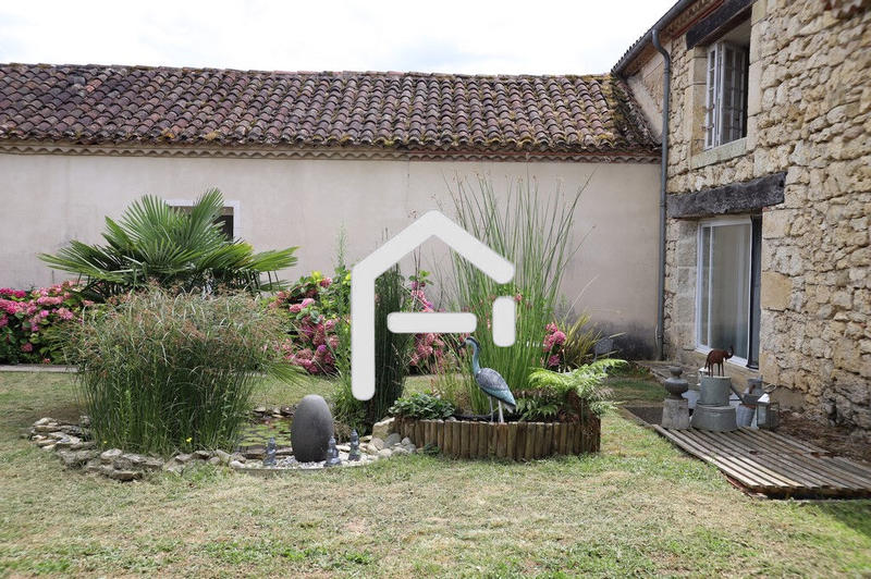 Maison - 250 m² - 7 pièces