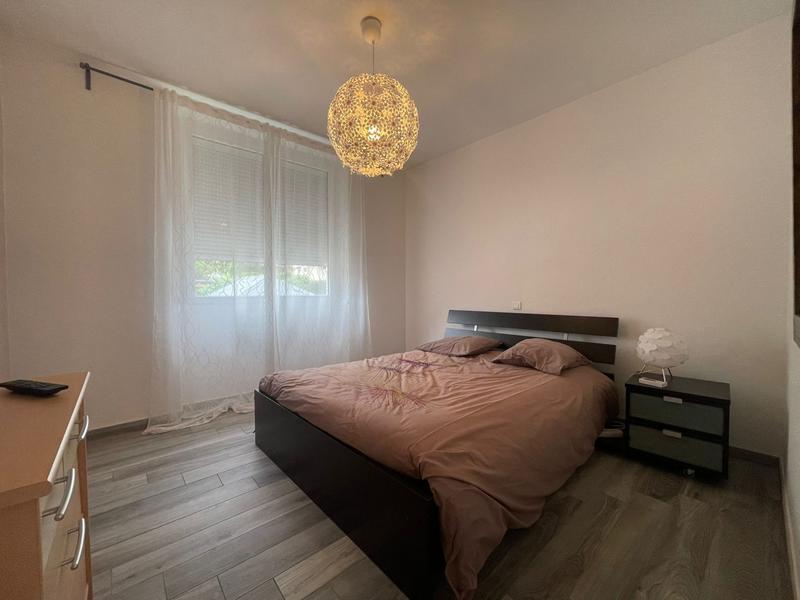 Maison - 238 m² - 8 pièces