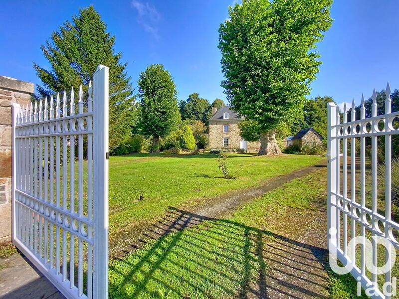 Maison - 219 m² - 6 pièces