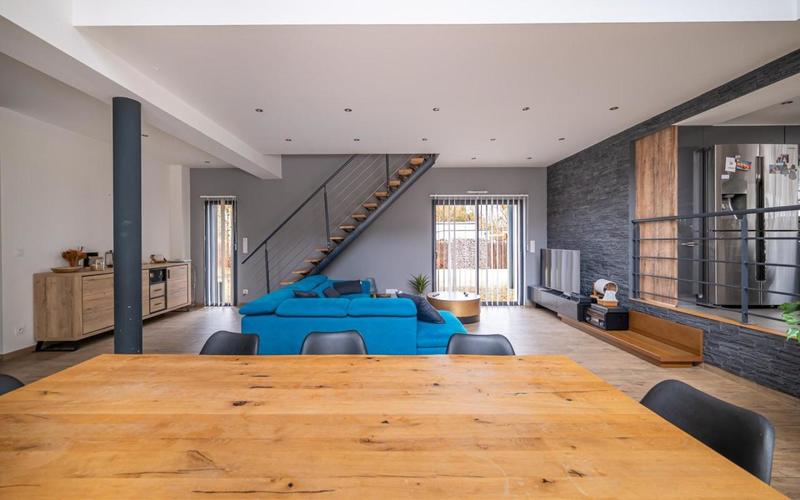 Maison - 206 m² - 7 pièces