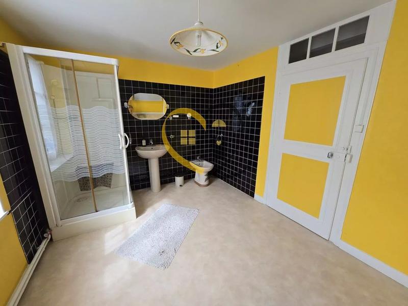 Maison - 170 m² - 6 pièces