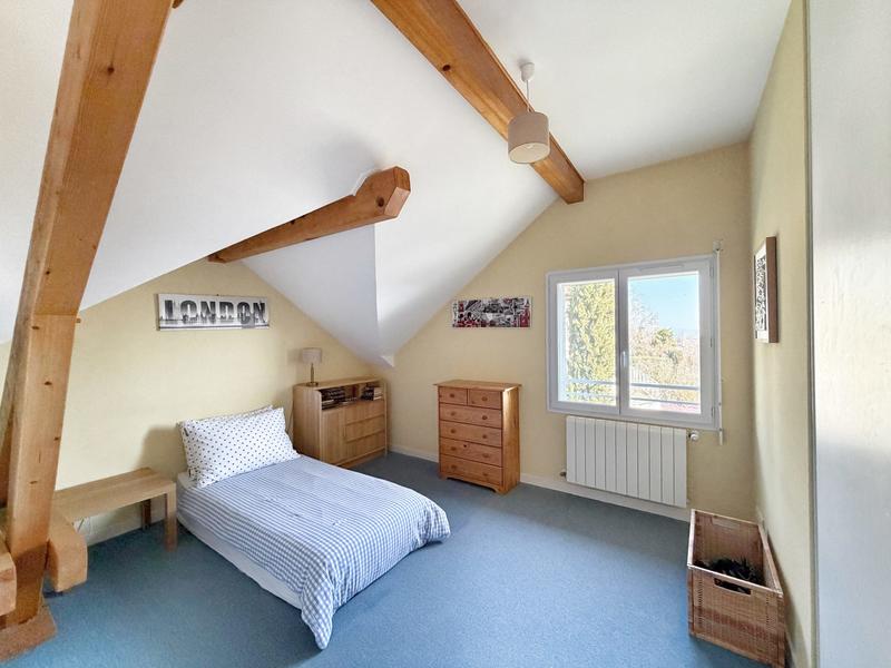 Maison - 213 m² - 8 pièces