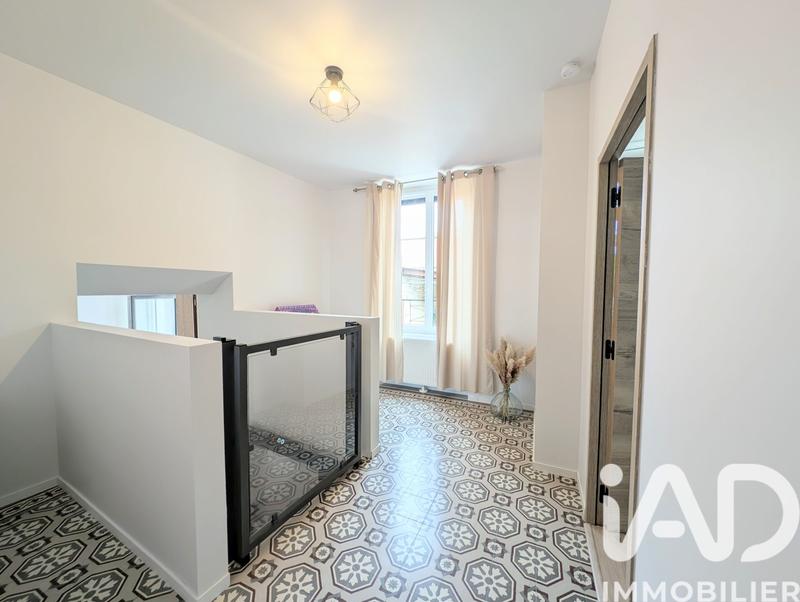 Maison - 370 m² - 6 pièces