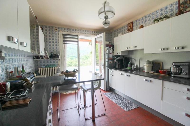 Maison - 276 m² - 6 pièces