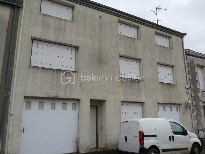 Maison - 380 m² - 5 pièces