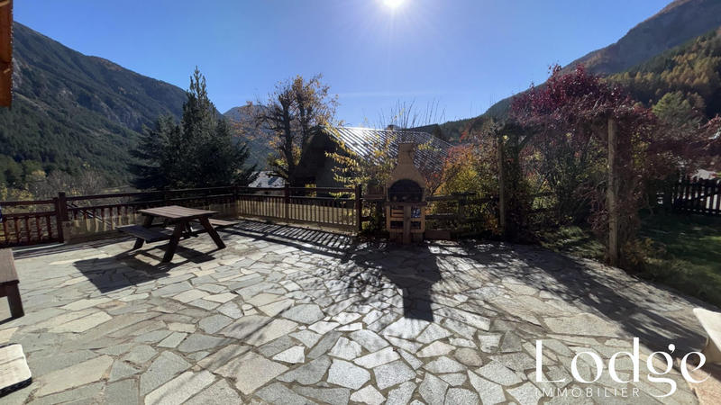 Maison - 320 m² - 8 pièces