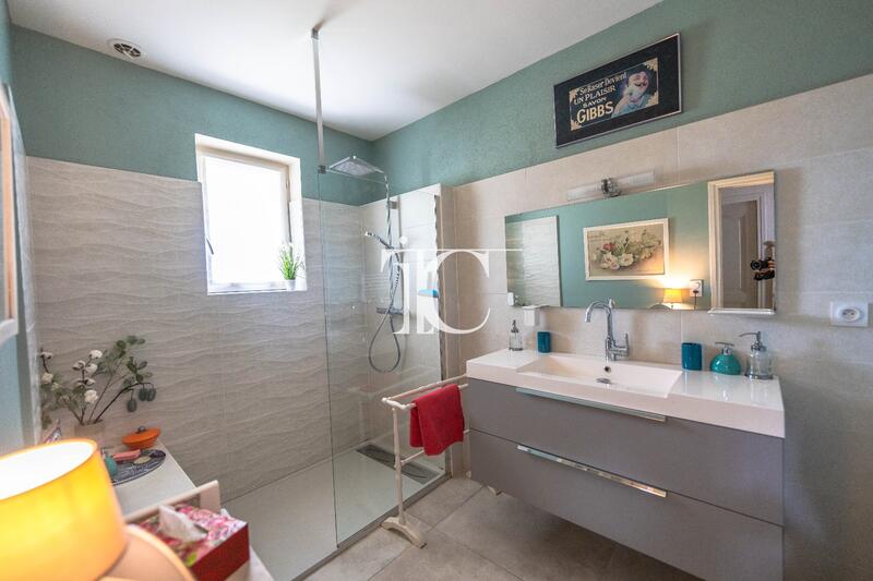 Maison - 178 m² - 7 pièces