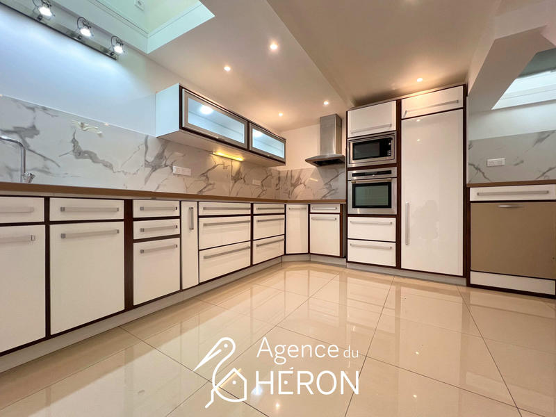 Maison - 81 m² - 5 pièces