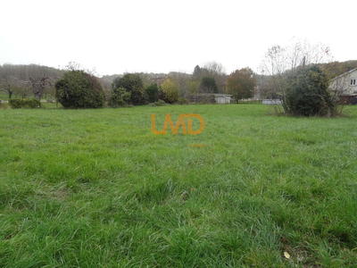 Terrain constructible - 1 827 m²