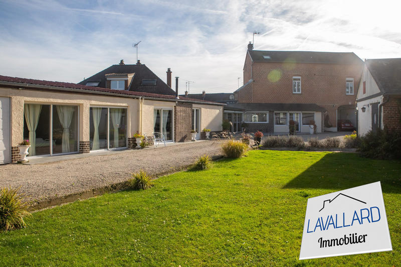 Maison - 260 m² - 10 pièces