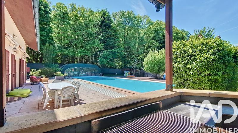 Maison - 313 m² - 9 pièces