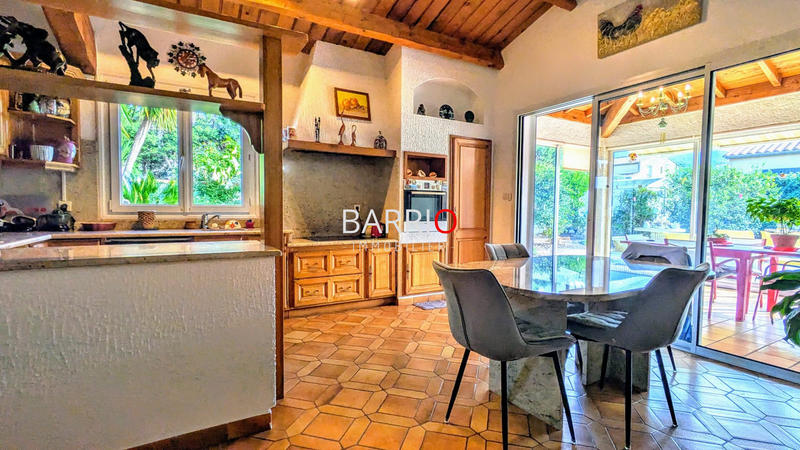 Villa - 235 m² - 7 pièces