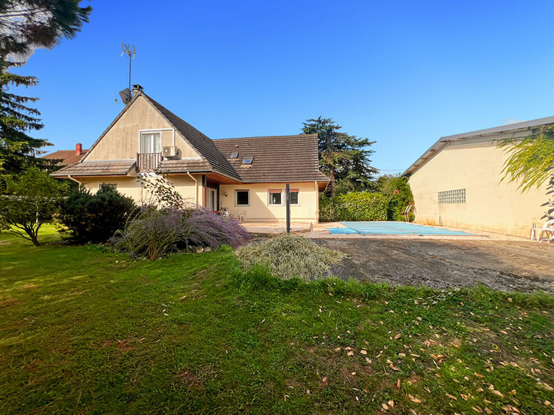 Maison - 205 m² - 8 pièces