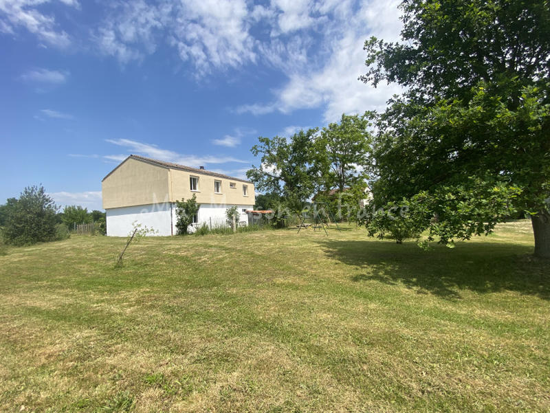 Maison - 92 m² - 6 pièces