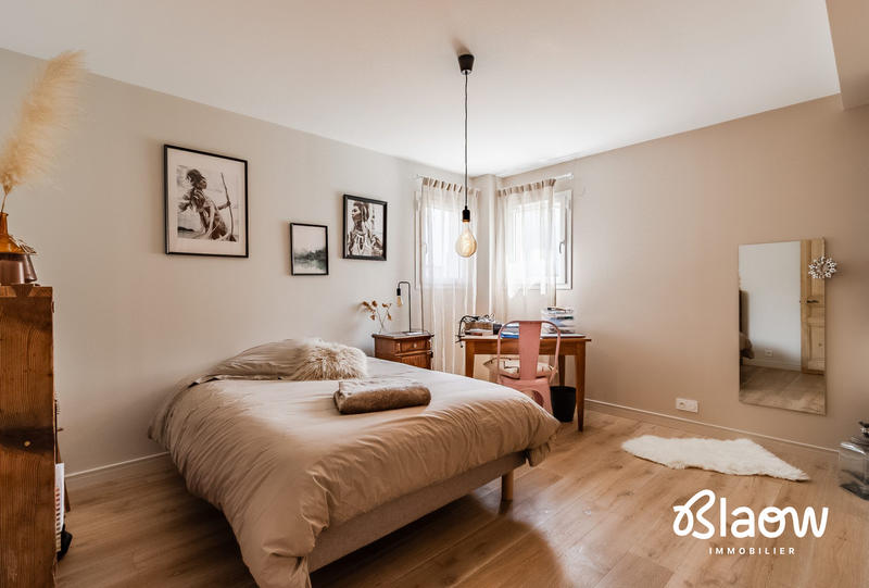 Maison contemporaine - 253 m² - 7 pièces