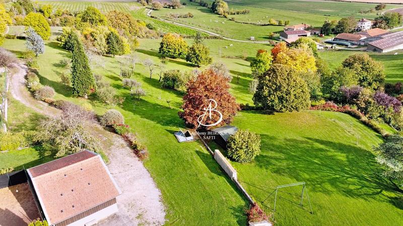 Maison - 331 m² - 12 pièces