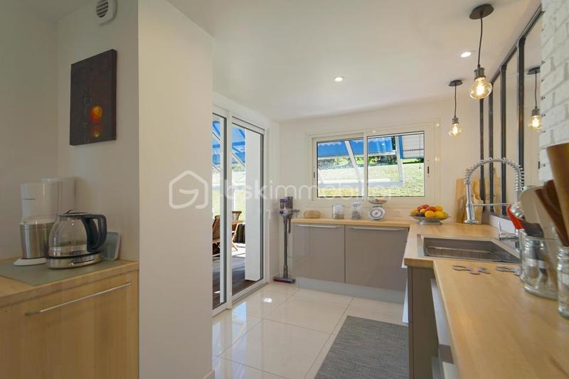 Demeure - 234 m² - 6 pièces