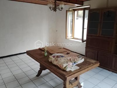 Maison - 95 m² - 5 pièces