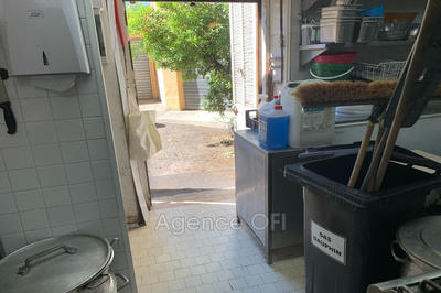 Local commercial - 92 m² - 3 pièces