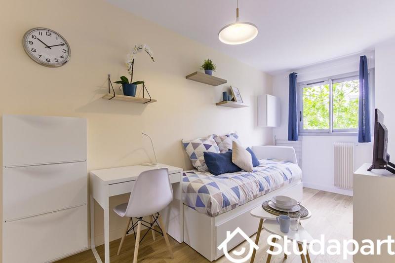 Chambre - 12 m² - 1 pièce