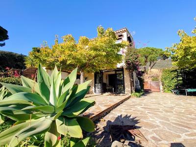 Maison jumelée - 92 m² - 3 pièces