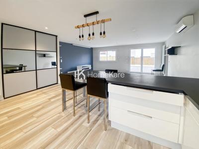 Maison - 90 m² - 4 pièces