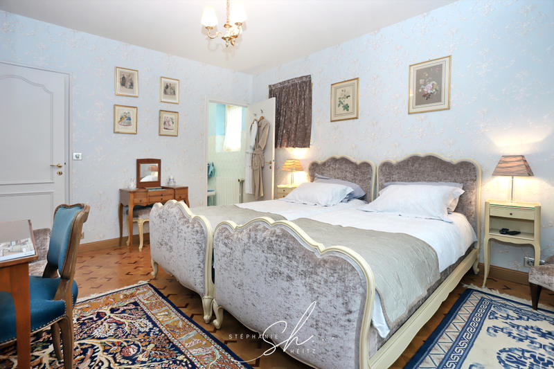 Maison - 380 m² - 14 pièces