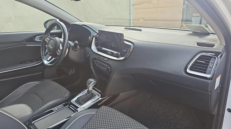 Kia Xceed 1.6 GDi 141 Hybrid Dct6 Black