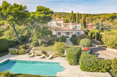 Maison - 155 m² - 6 pièces