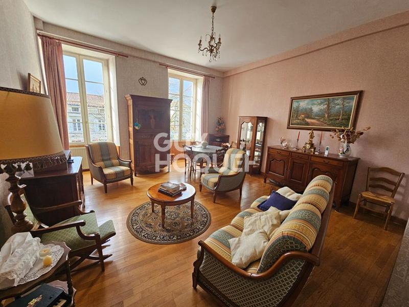 Maison de bourg - 128 m² - 6 pièces