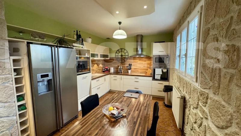 Pavillon - 150 m² - 5 pièces