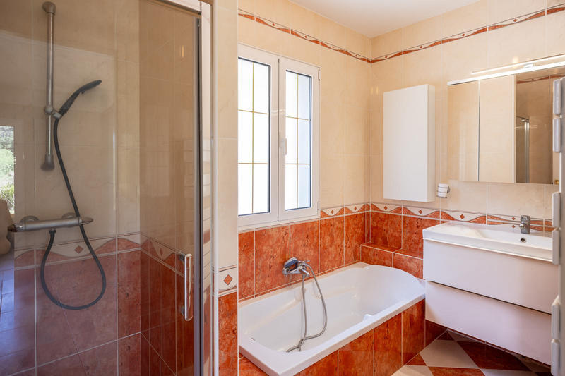 Propriété - 188 m² - 6 pièces