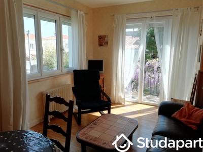 Chambre - 14 m² - 1 pièce