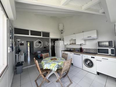 Studio - 25 m² - 2 pièces