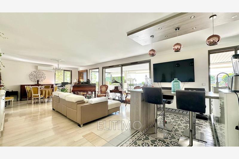 Appartement - 112 m² - 4 pièces