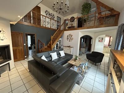 Maison - 180 m² - 7 pièces