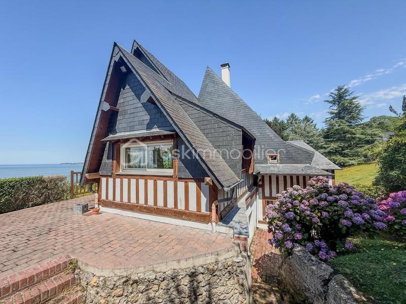 Propriété - 340 m² - 9 pièces