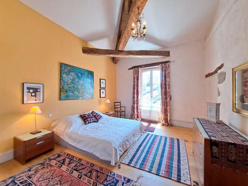 Maison - 554 m² - 13 pièces