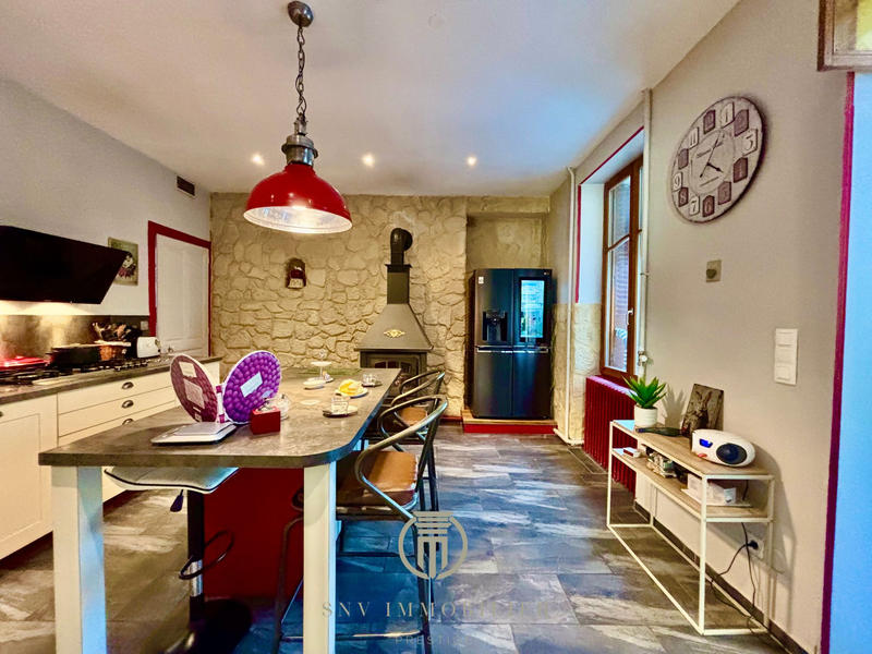 Maison - 290 m² - 12 pièces