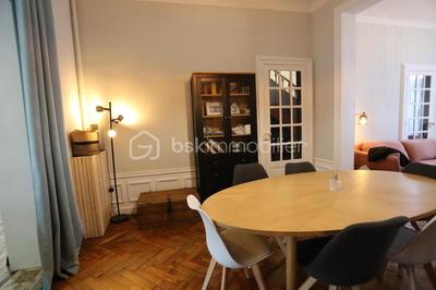 Maison de ville - 156 m² - 11 pièces