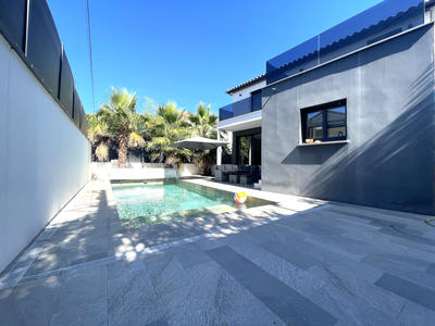 Maison - 180 m² - 6 pièces