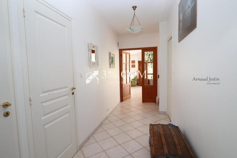 Maison - 176 m² - 9 pièces