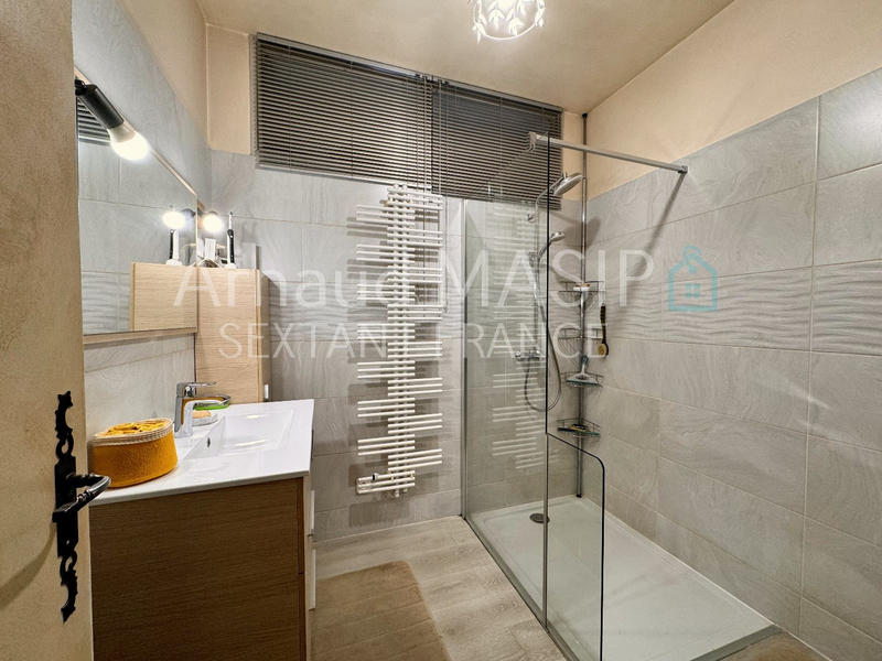 Maison - 185 m² - 5 pièces