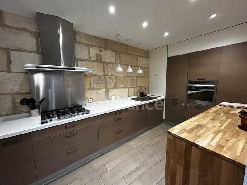 Appartement bourgeois - 108 m² - 3 pièces