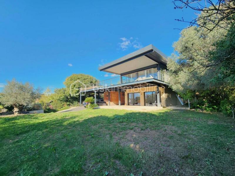 Maison d'architecte - 180 m² - 3 pièces