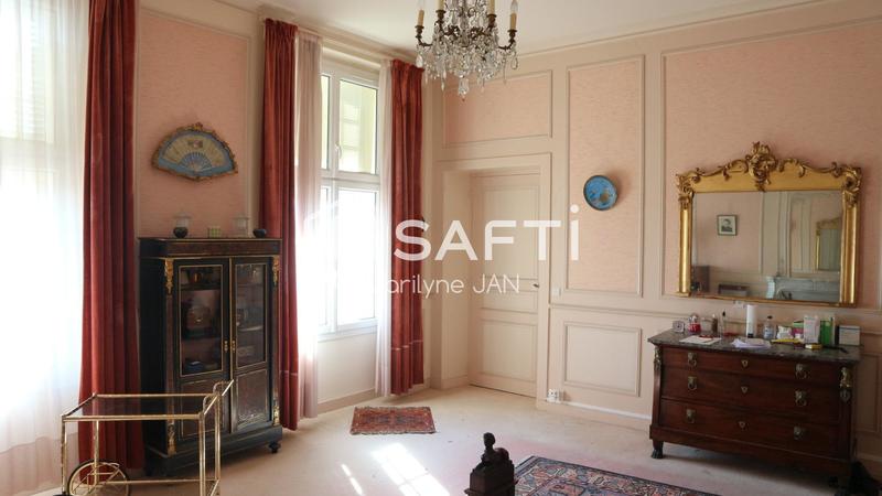 Appartement - 218 m² - 7 pièces