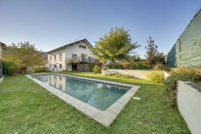 Villa - 210 m² - 8 pièces